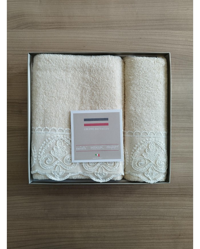 Set asciugamani 1+1 viso e ospite con pizzo Patty Battaglia Classico Italiano