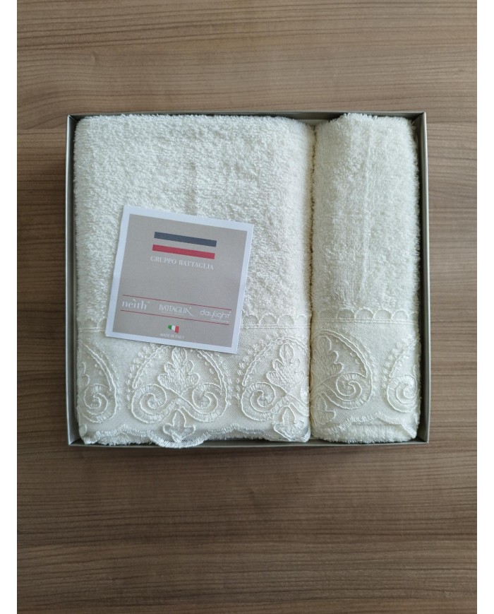 Set asciugamani 1+1 viso e ospite con pizzo Patty Battaglia Classico Italiano
