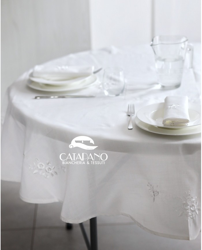 Servizio da tavola tondo ricamato colore bianco art.019