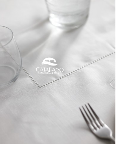 Servizio da tavola tondo ricamato colore bianco art.019