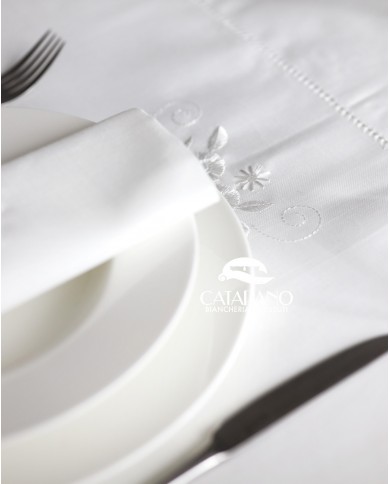 Servizio da tavola tondo ricamato colore bianco art.019
