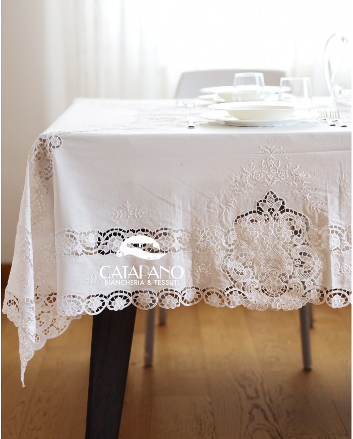 Servizio da tavola ricamato art. Burano bianco 12 posti