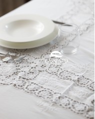Servizio da tavola ricamato art. Burano bianco 12 posti