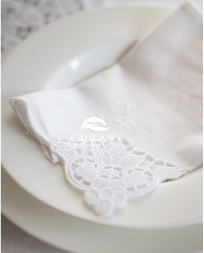 Servizio da tavola ricamato art. Burano bianco 12 posti