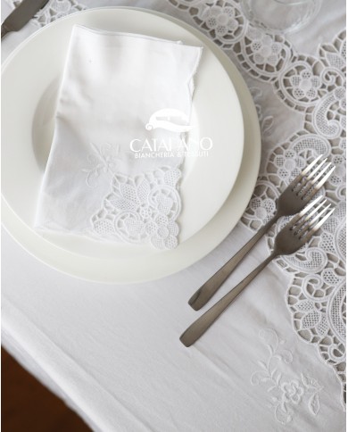 Servizio da tavola ricamato art. Burano bianco 12 posti