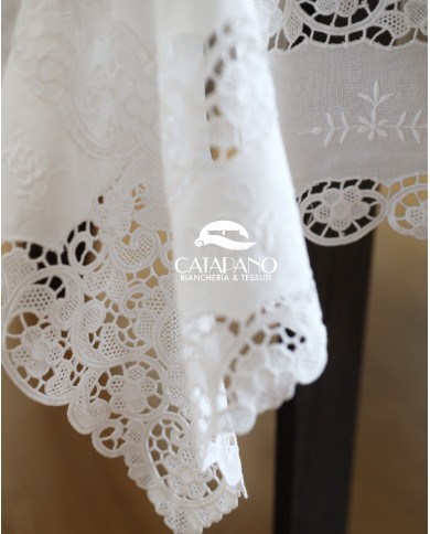 Servizio da tavola ricamato art. Burano bianco 12 posti