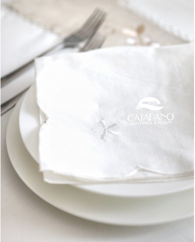 Servizio da tavola ricamato con tovaglia tonda bianca ed ecrù  art. 1189/1