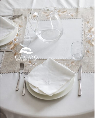 Servizio da tavola ricamato con tovaglia tonda bianca ed ecrù  art. 1189/1
