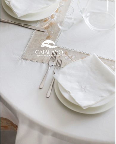 Servizio da tavola ricamato con tovaglia tonda bianca ed ecrù  art. 1189/1