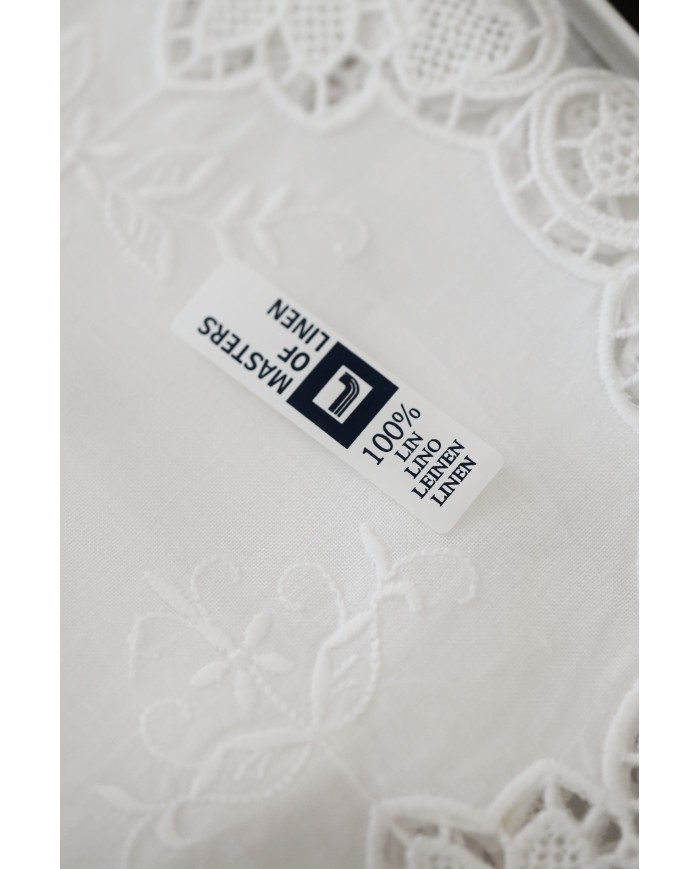 Set di sei centri ricamati in lino bianco Burano ovali