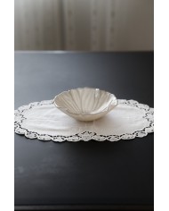 Set di sei centri ricamati in lino bianco Burano ovali