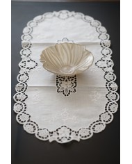 Set di sei centri ricamati in lino bianco Burano ovali