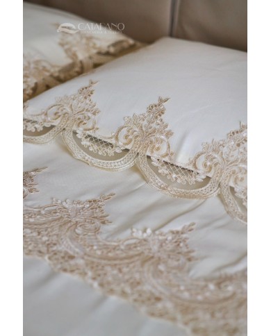 Tris da corredo copriletto, lenzuola e tovaglia Pizzo Rebrodè