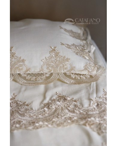 Tris da corredo copriletto, lenzuola e tovaglia Pizzo Rebrodè