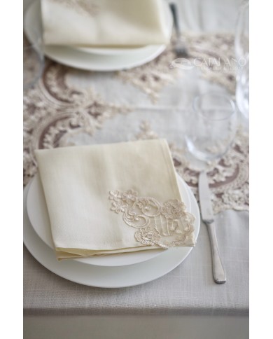 Tris da corredo copriletto, lenzuola e tovaglia Pizzo Rebrodè