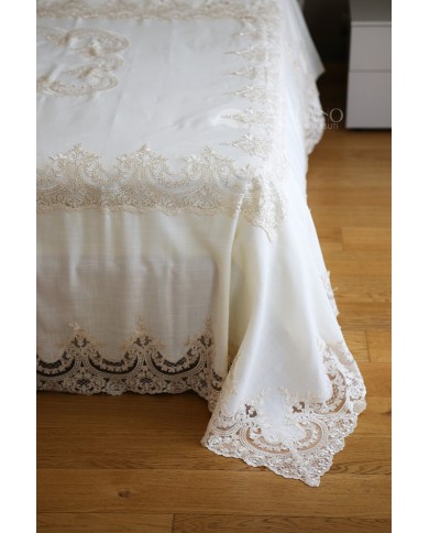 Tris da corredo copriletto, lenzuola e tovaglia Pizzo Rebrodè