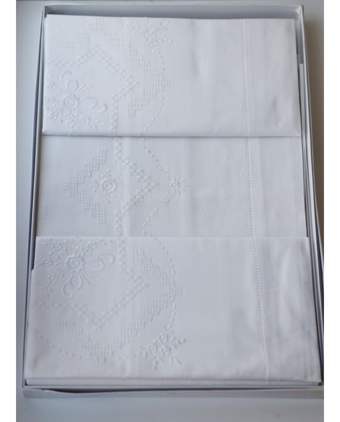 Parure lenzuola matrimoniali ricamate in puro cotone art 8224