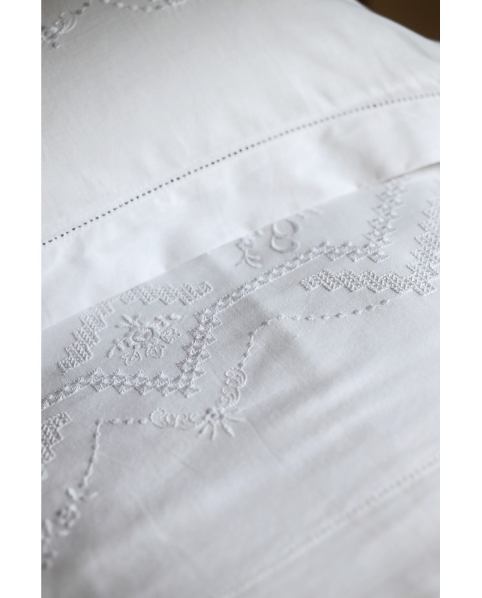 Parure lenzuola matrimoniali ricamate in puro cotone art 8224