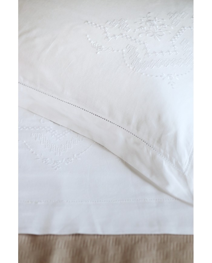 Parure lenzuola matrimoniali ricamate in puro cotone art 8224