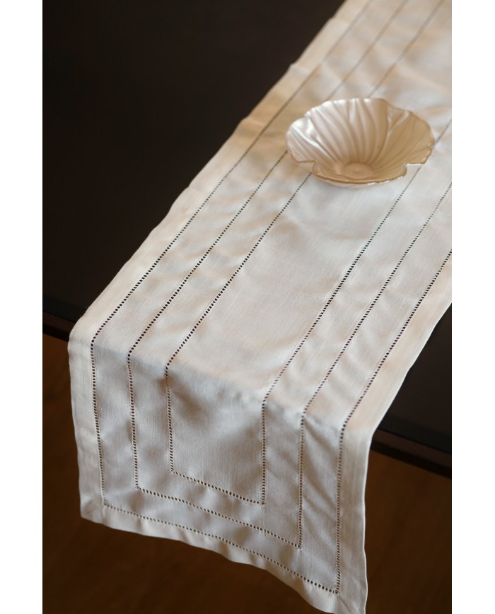 Runner maxi ricamato con orlo a giorno 40x180 art. 4019