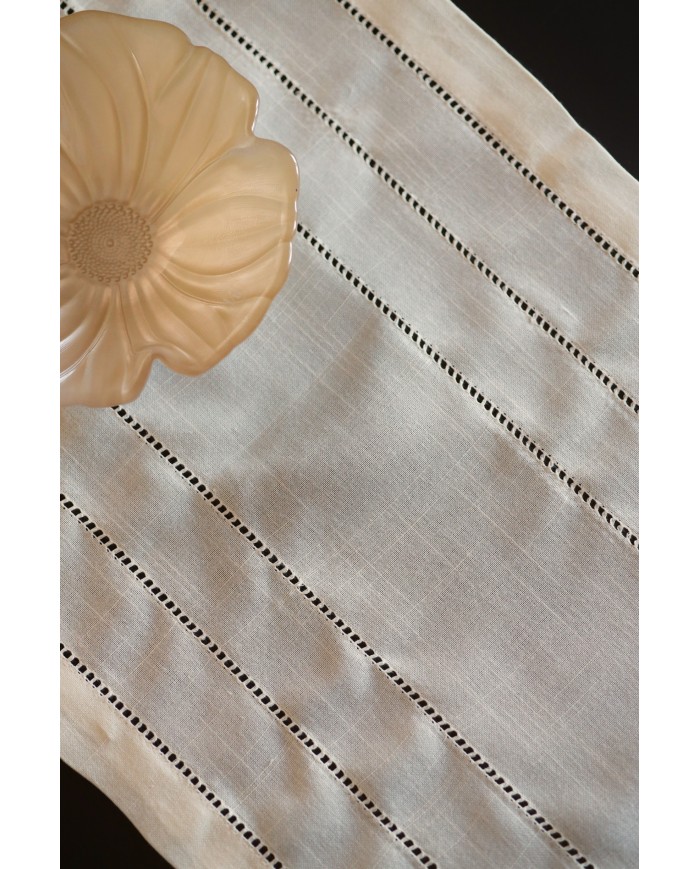 Runner maxi ricamato con orlo a giorno 40x180 art. 4019