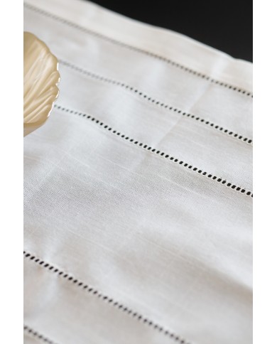 Set di 3 centri ricamati con orlo a giorno art. 4019