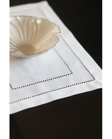 Set di 3 centri ricamati con orlo a giorno art. 4019