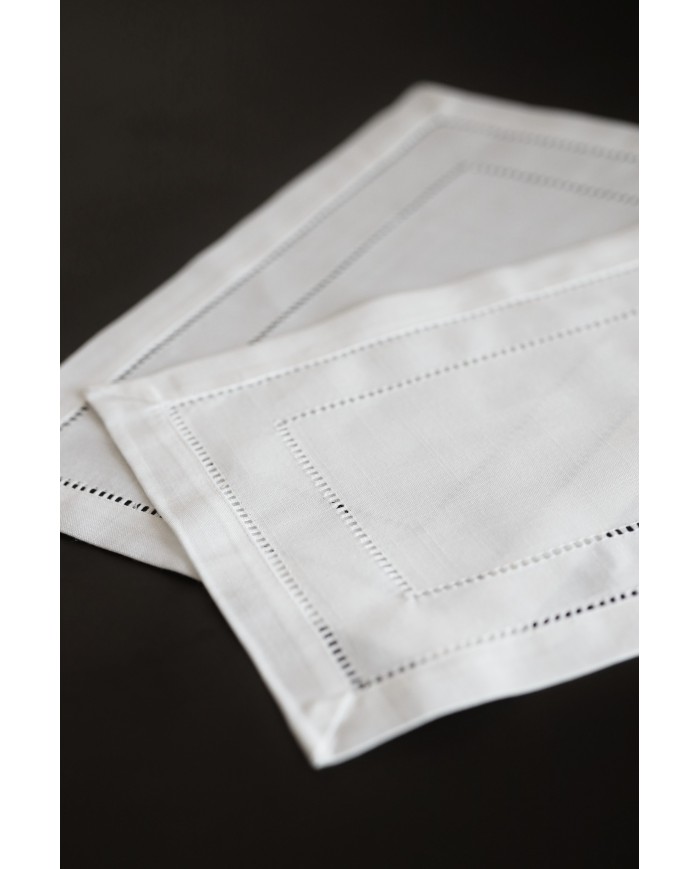 Set di 3 centri ricamati con orlo a giorno art. 4019