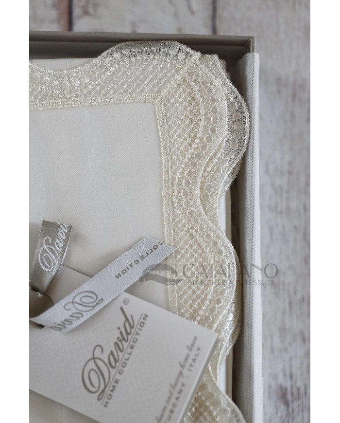 Completo Lenzuola in raso di puro cotone con pizzo applicato Frasi David Home