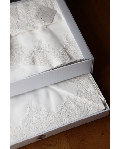 Coordinato copriletto, lenzuola, cuscino arredo in puro lino Chiarelle Sophie Narciso