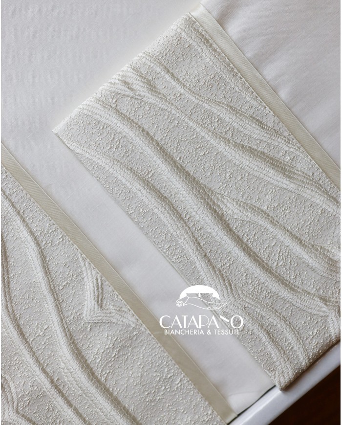 Completo Lenzuola con balza in raso di cotone matrimoniale Josephine, CAREZZE