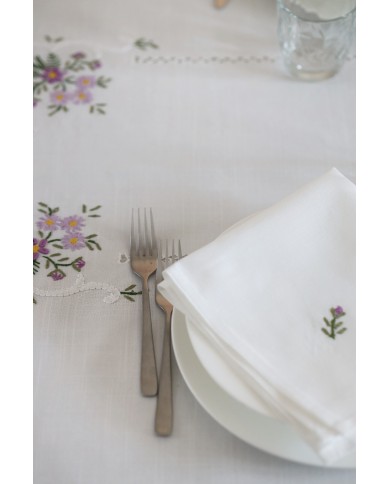 Servizio da tavola 6 posti bianco con ricamo colorato art. 021