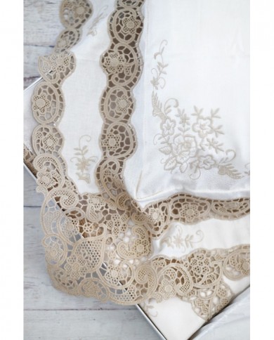 Tris in lino: copriletto, lenzuola e tovaglia Burano Maison Prestige Ecrú