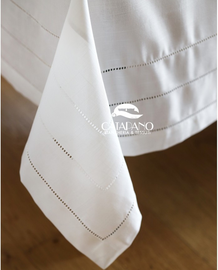 Servizio da tavola 18 posti bianco con orlo a giorno 180x360 art 4019