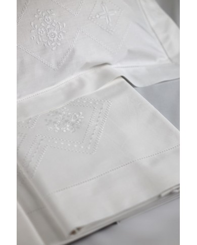 Parure lenzuola matrimoniali ricamate in puro cotone art 8687