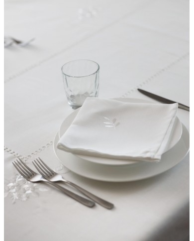 Servizio da tavola ricamato bianco 12 posti art. 019