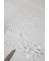 Servizio da tavola ricamato bianco 12 posti art. 019