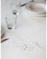 Servizio da tavola ricamato bianco 12 posti art. 019