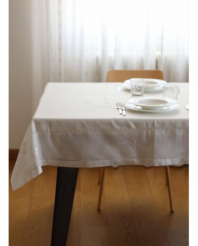 Servizio da tavola ricamato bianco 12 posti art. 020