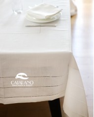 Servizio da tavola 8/10 posti bianco con orlo a giorno 180x225 art 4019