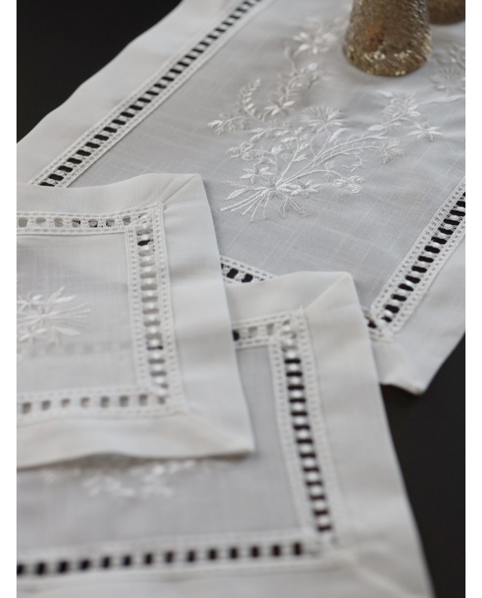 Set di 3 centri ricamati art. 2334