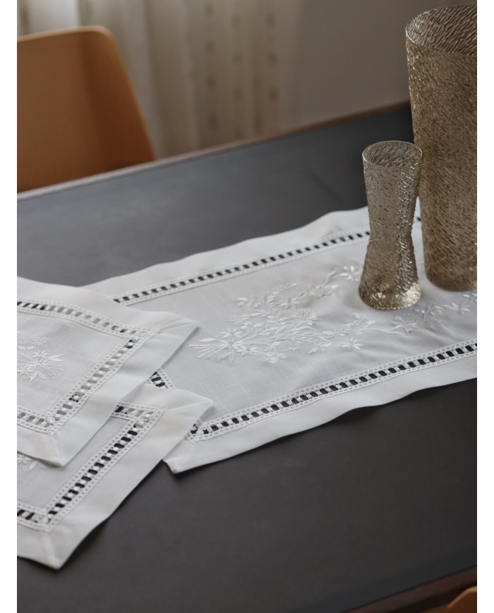 Set di 3 centri ricamati art. 2334