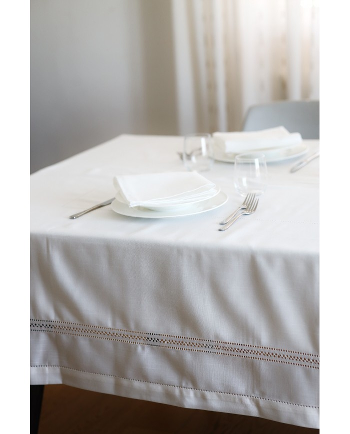 Servizio da tavola 6 posti bianco ricamato con orlo a giorno 140x180 art 2018