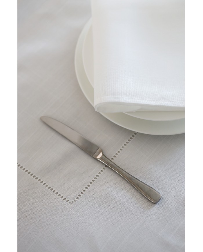 Servizio da tavola 24 posti bianco ricamato con orlo a giorno 180x450 art 2018