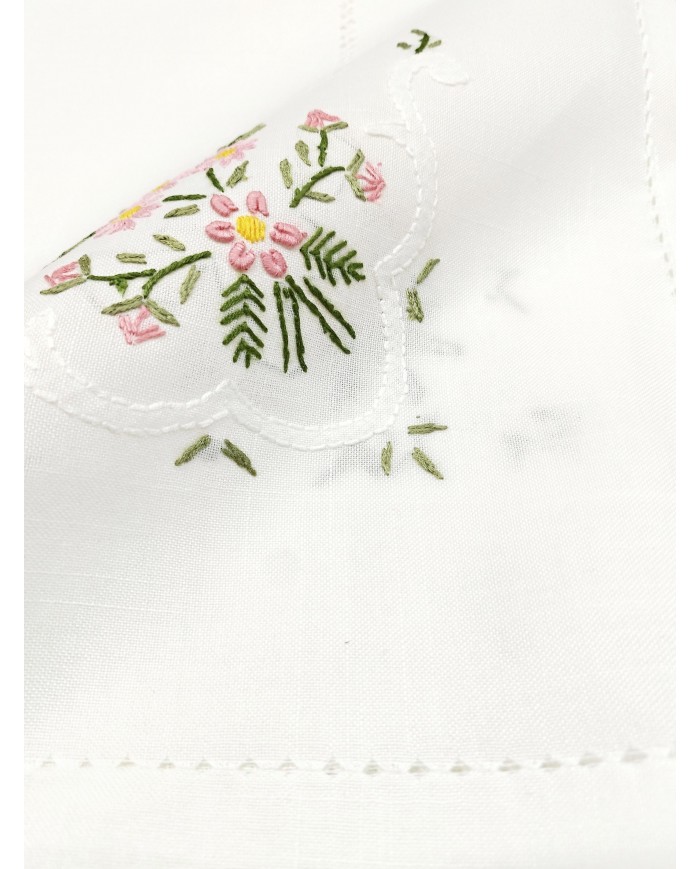 Servizio da tavola 6 posti bianco con ricamo colorato art. 021