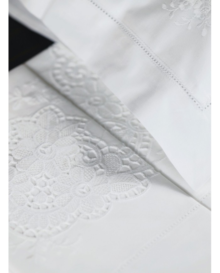 Parure lenzuola ricamo intaglio 100% cotone art 8684