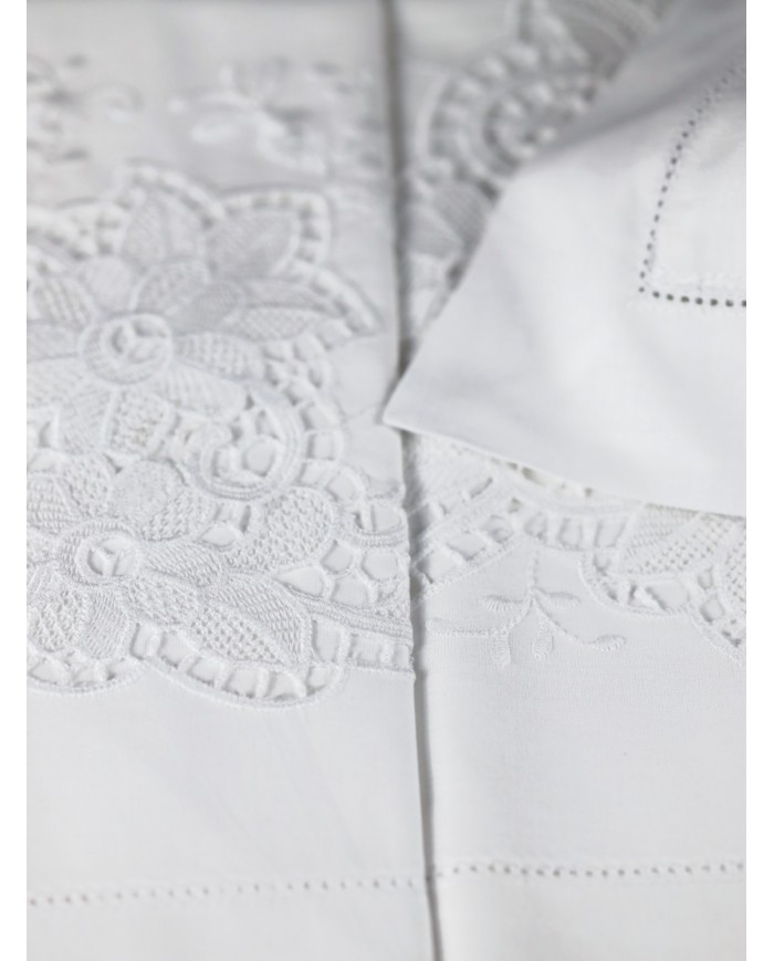 Parure lenzuola ricamo intaglio 100% cotone art 8684