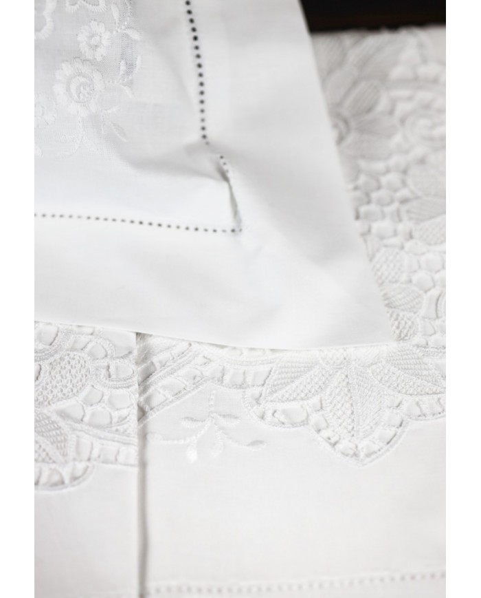 Parure lenzuola ricamo intaglio 100% cotone art 8684