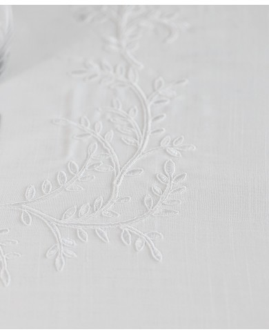 Tovaglia ricamata 12 posti con tovaglioli art. TL004