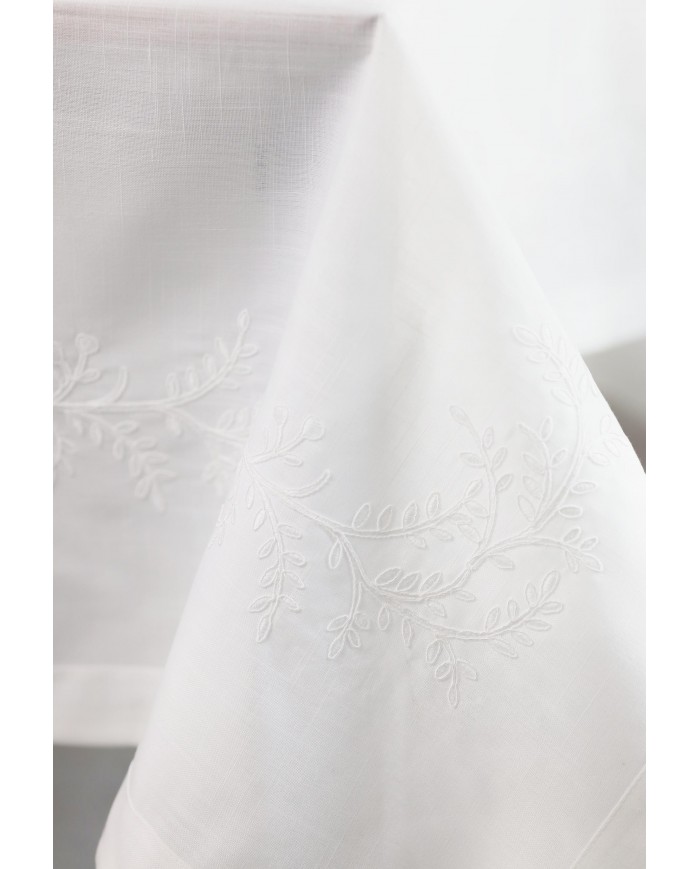 Tovaglia ricamata 12 posti con tovaglioli art. TL004